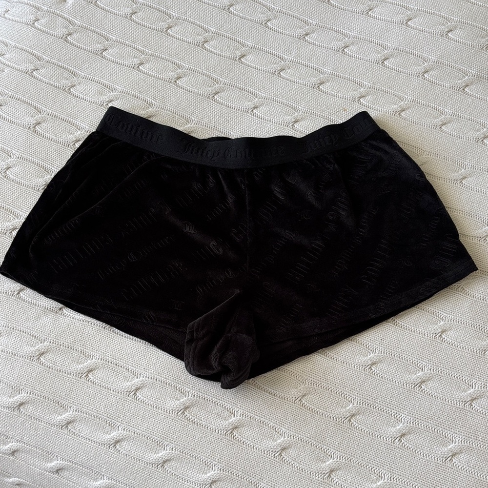 Juicy Coutore Black Velour Shorts sz S